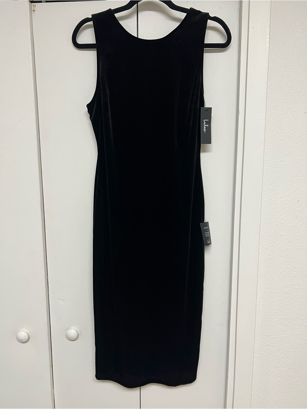 Lulu's Black Velvet Sleeveless Midi Dress